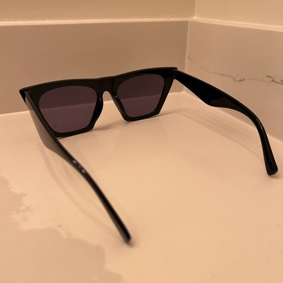 Square Cat Eye Sunglasses - Picture 4 of 4